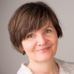 SUSANNE DOBRUSSKIN