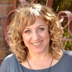 DIANNE NOLA